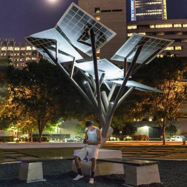  Smart solar tree in smart park of university district